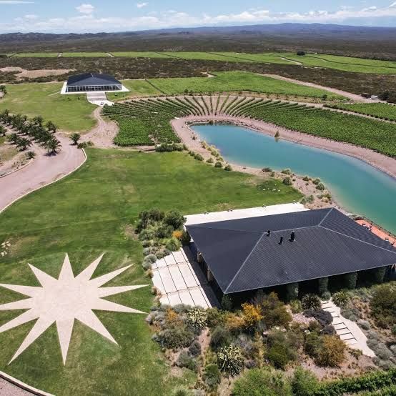 Vista aérea de Bodega Lomas del Malbec, sede de MendoCann 2026
